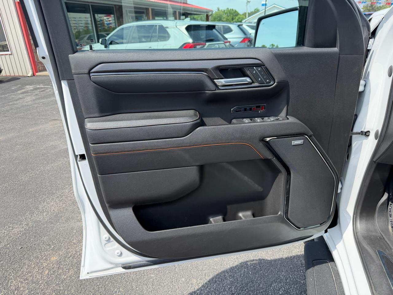 GMC Sierra 1500 4WD Crew Cab 147" AT4 2023
