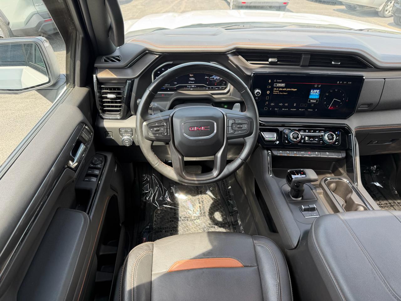 GMC Sierra 1500 4WD Crew Cab 147" AT4 2023