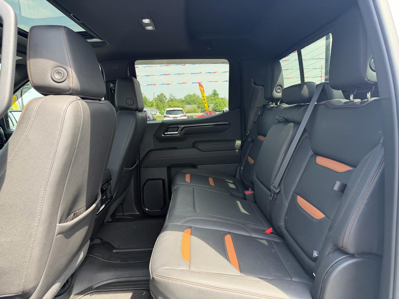 GMC Sierra 1500 4WD Crew Cab 147" AT4 2023