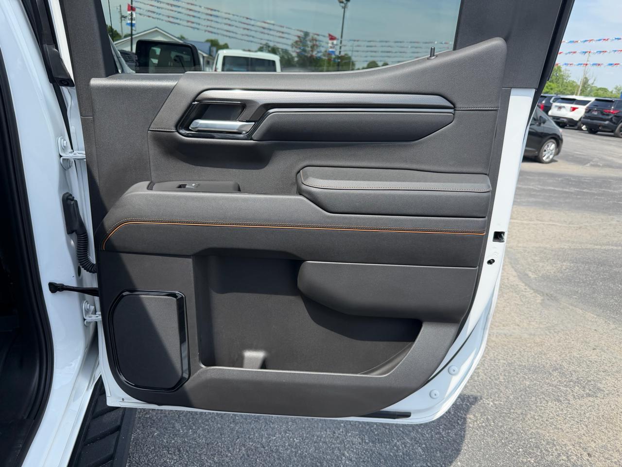 GMC Sierra 1500 4WD Crew Cab 147" AT4 2023