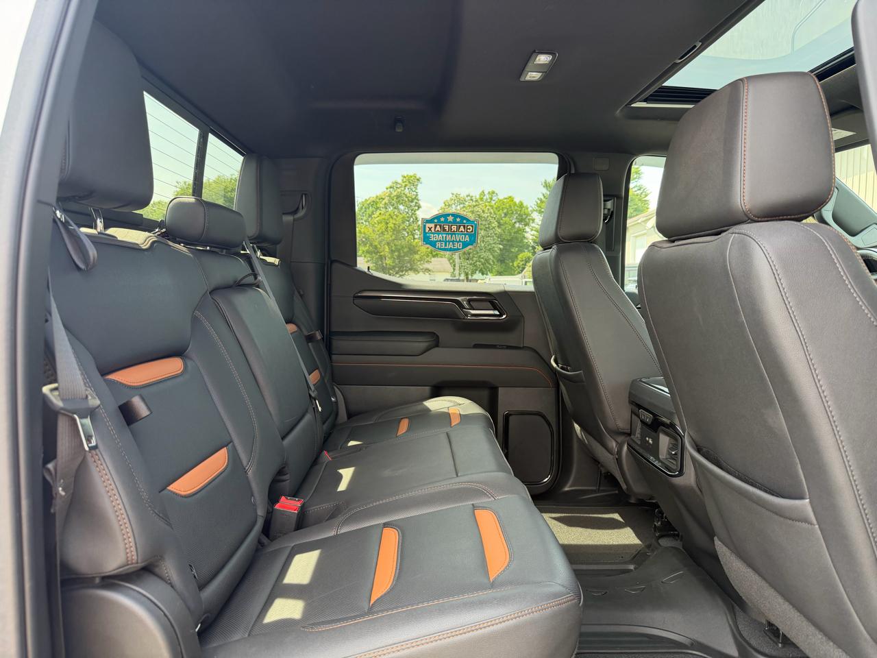 GMC Sierra 1500 4WD Crew Cab 147" AT4 2023