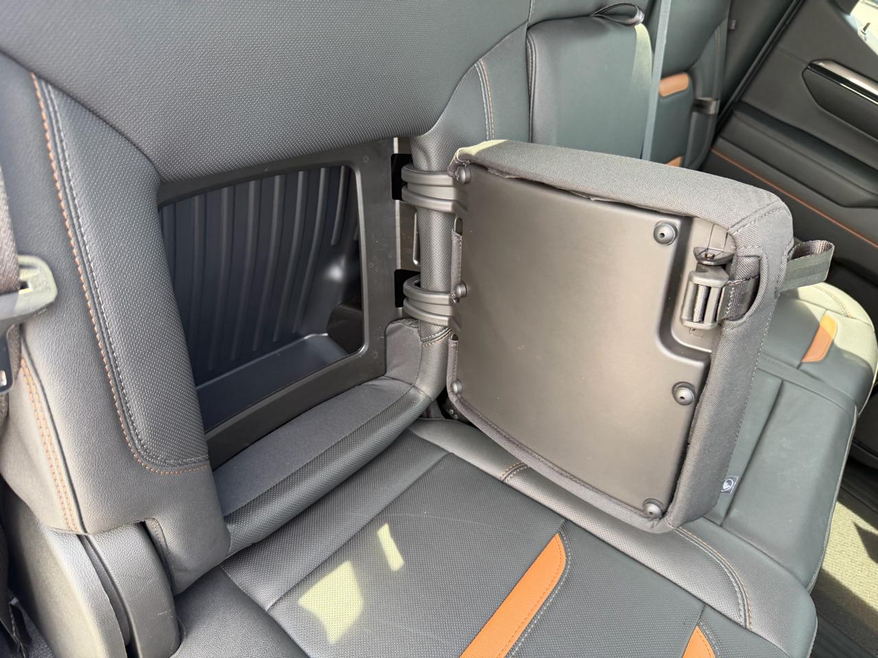 GMC Sierra 1500 4WD Crew Cab 147" AT4 2023