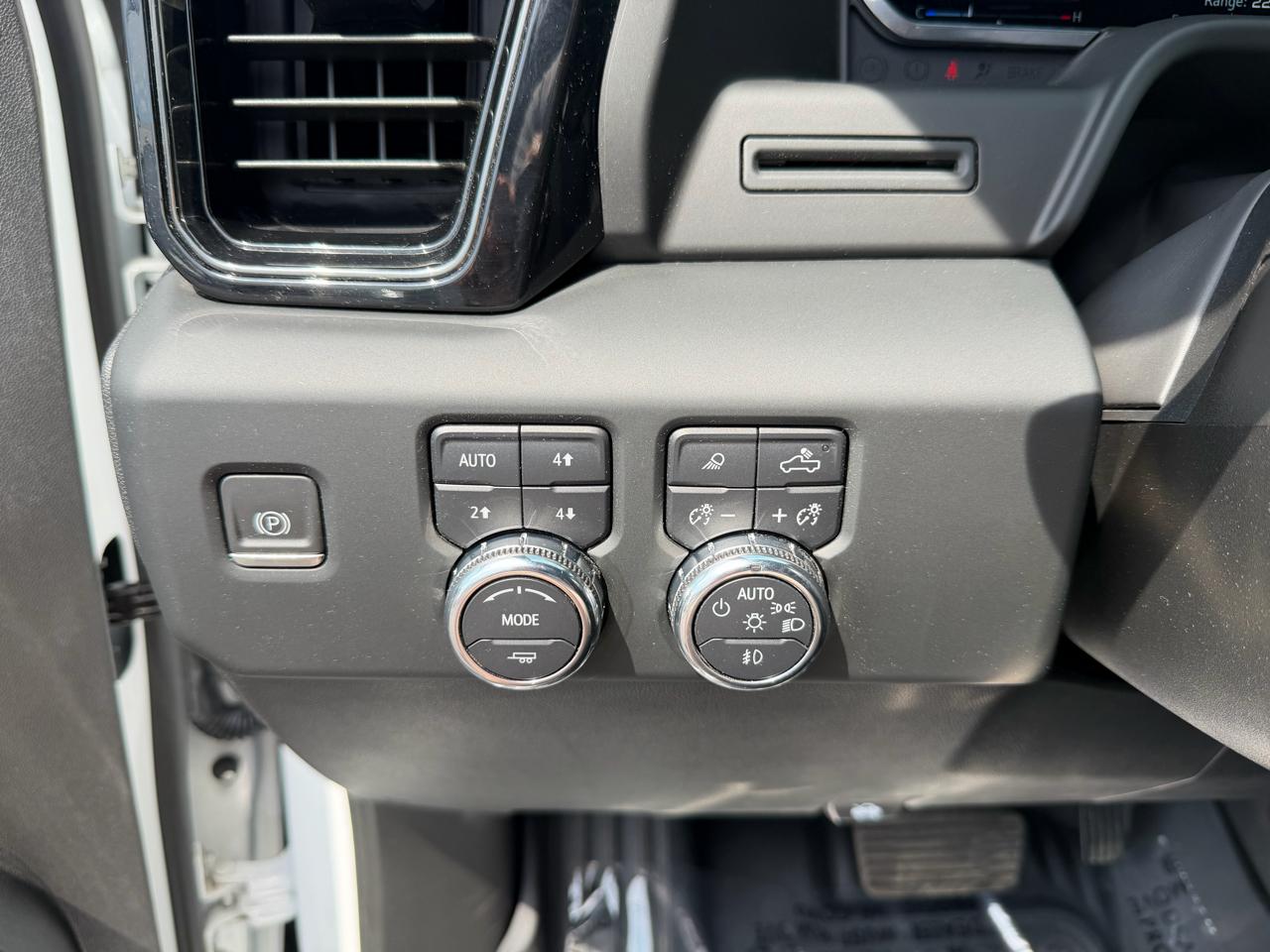 GMC Sierra 1500 4WD Crew Cab 147" AT4 2023