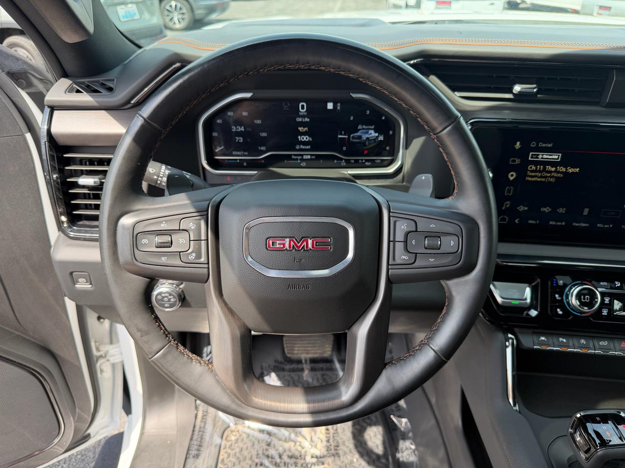 GMC Sierra 1500 4WD Crew Cab 147" AT4 2023