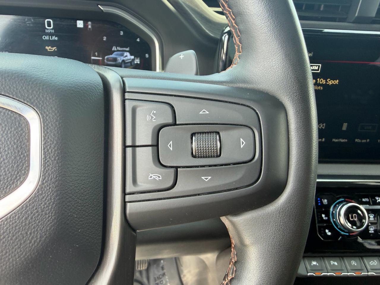 GMC Sierra 1500 4WD Crew Cab 147" AT4 2023