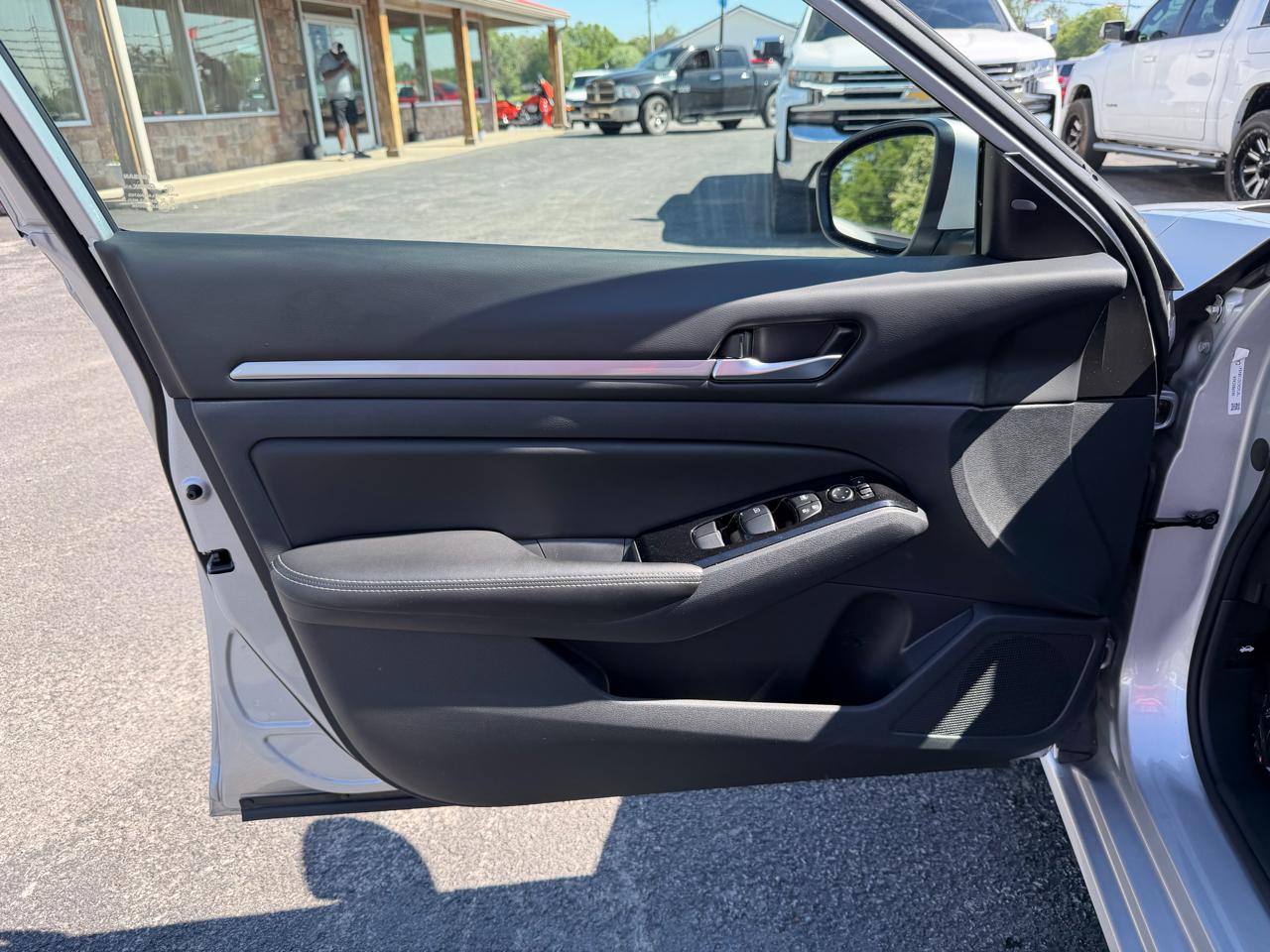 Nissan Altima 2.5 SV Sedan 2023