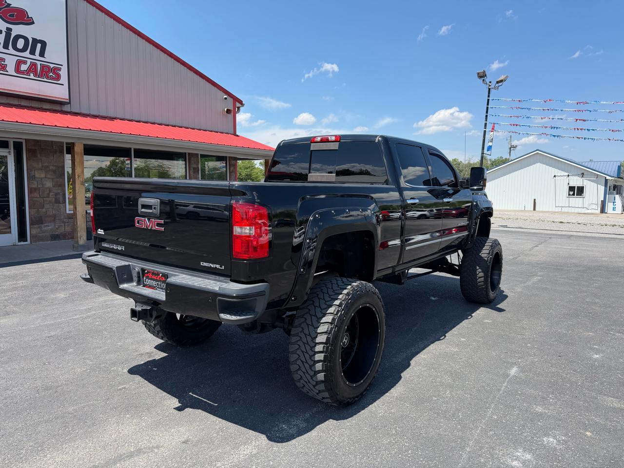 GMC Sierra 2500HD 4WD Crew Cab 153.7" Denali 2015