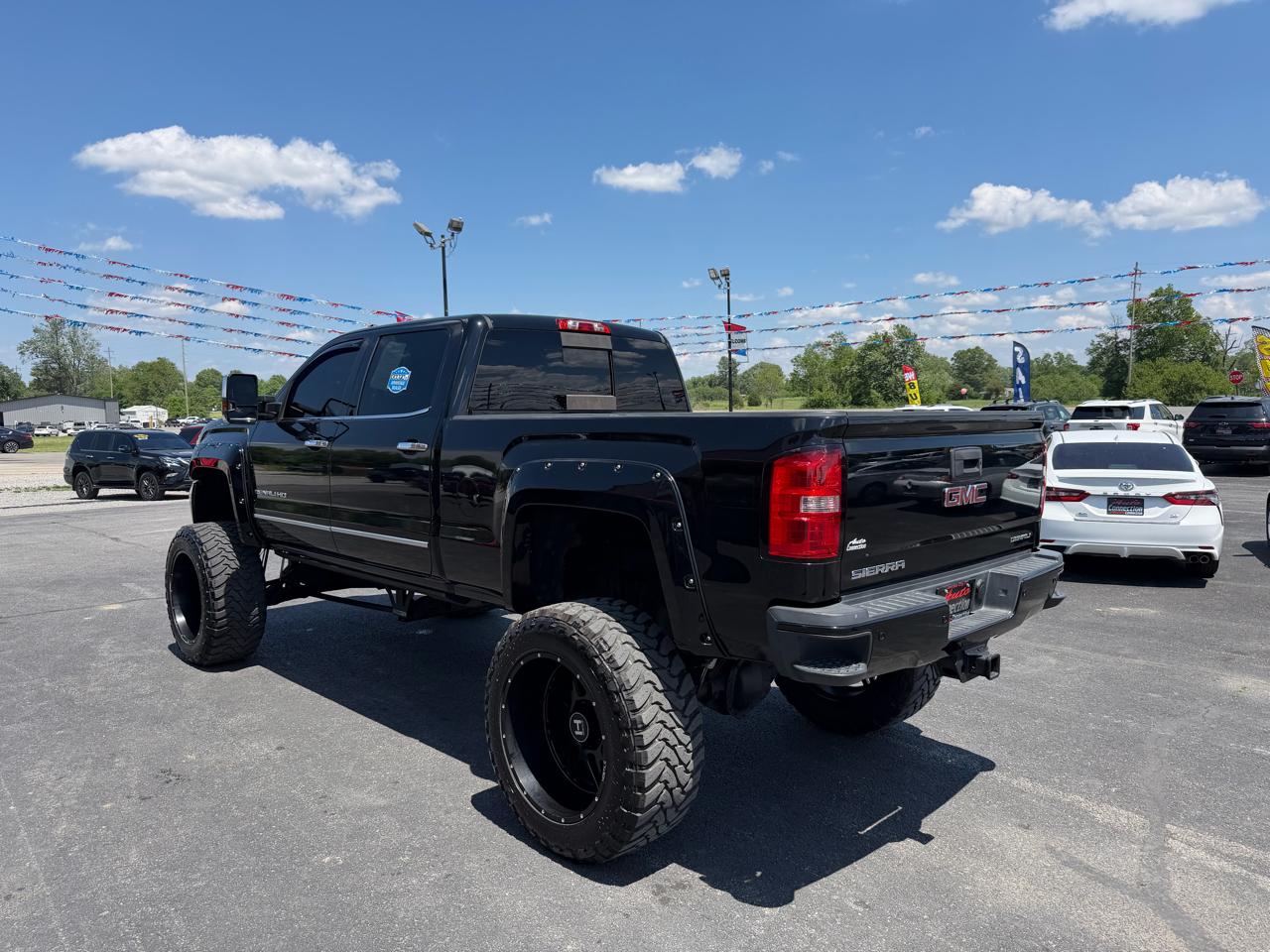 GMC Sierra 2500HD 4WD Crew Cab 153.7" Denali 2015
