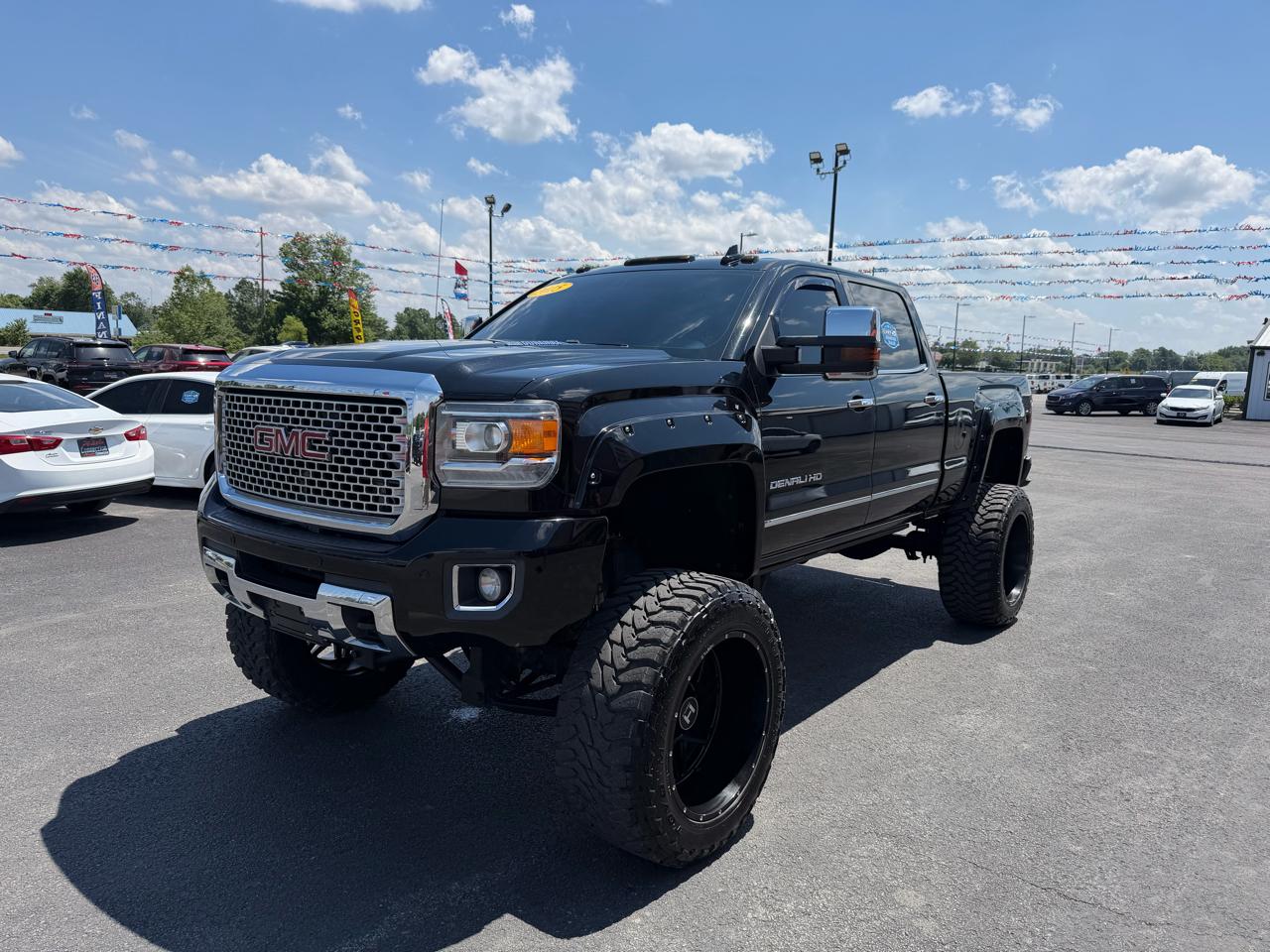 GMC Sierra 2500HD 4WD Crew Cab 153.7" Denali 2015