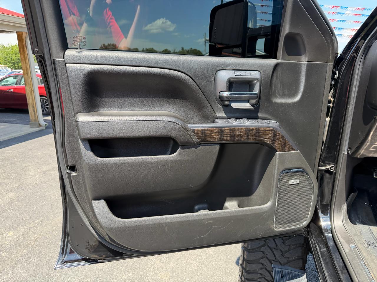 GMC Sierra 2500HD 4WD Crew Cab 153.7" Denali 2015