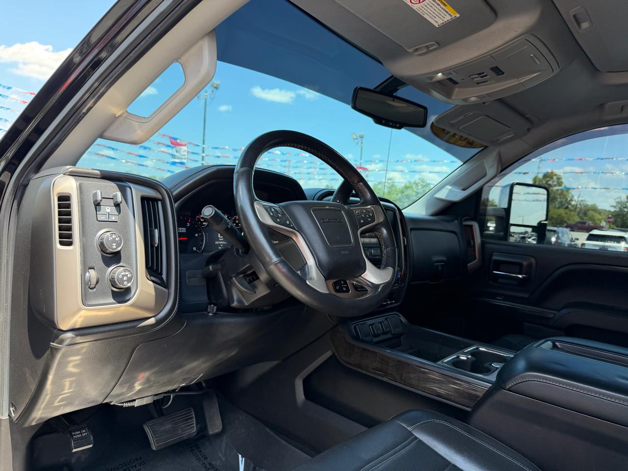 GMC Sierra 2500HD 4WD Crew Cab 153.7" Denali 2015
