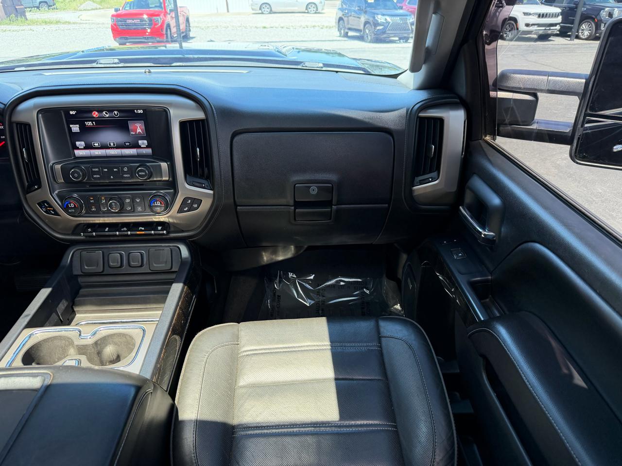 GMC Sierra 2500HD 4WD Crew Cab 153.7" Denali 2015