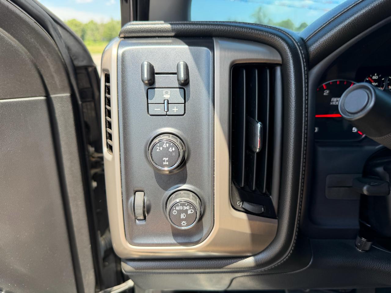 GMC Sierra 2500HD 4WD Crew Cab 153.7" Denali 2015