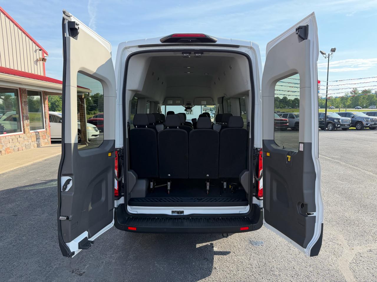 Ford Transit Passenger Wagon T-350 148" High Roof XLT RWD 2024