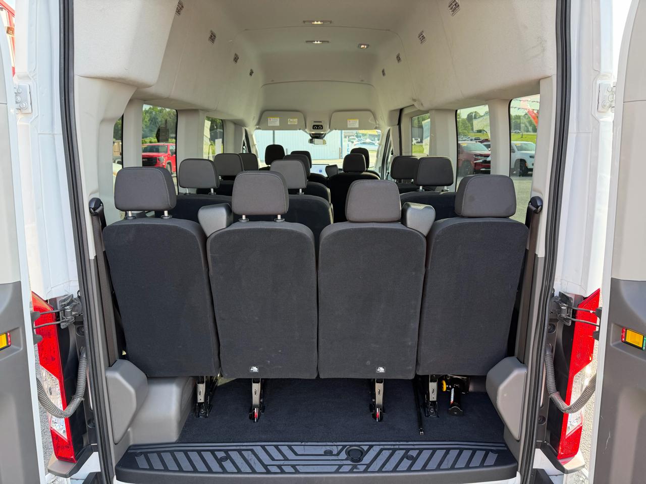 Ford Transit Passenger Wagon T-350 148" High Roof XLT RWD 2024