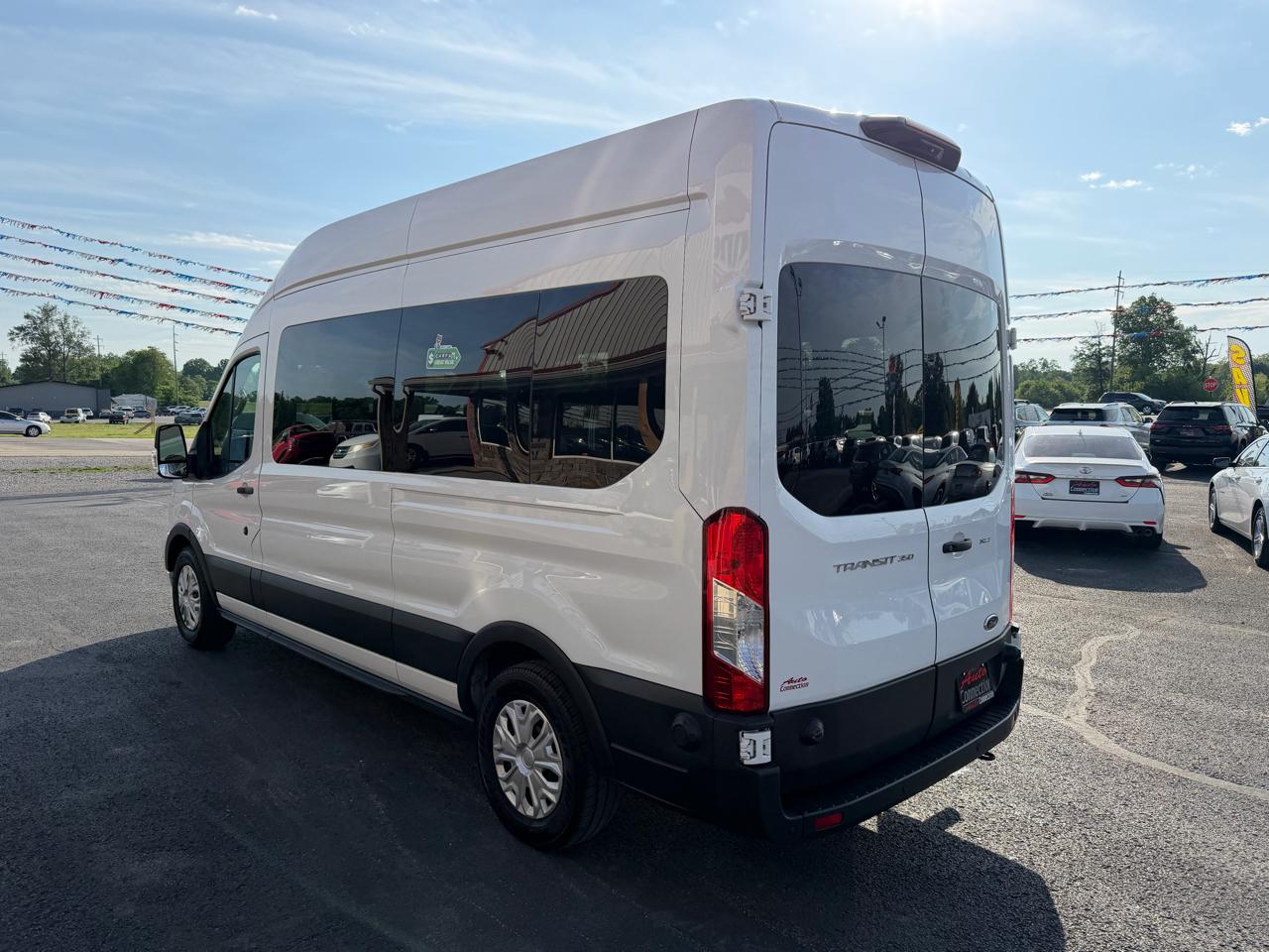 Ford Transit Passenger Wagon T-350 148" High Roof XLT RWD 2024