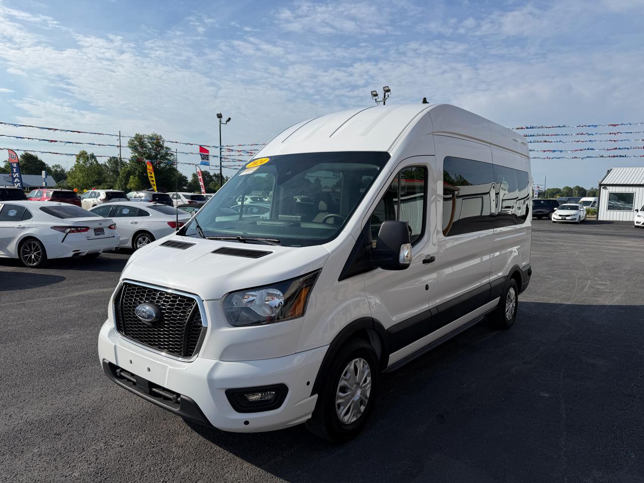 Ford Transit Passenger Wagon T-350 148" High Roof XLT RWD 2024