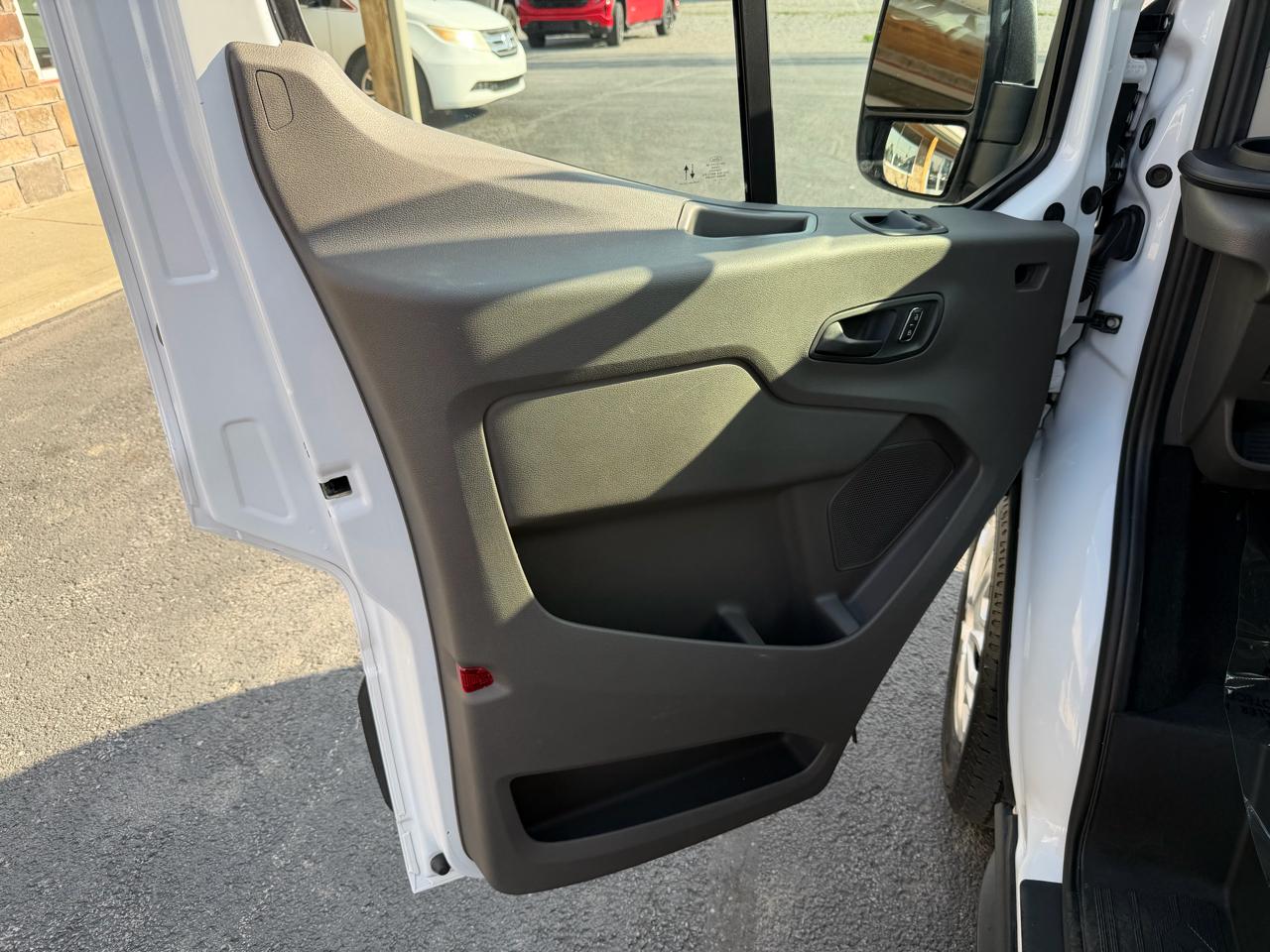 Ford Transit Passenger Wagon T-350 148" High Roof XLT RWD 2024