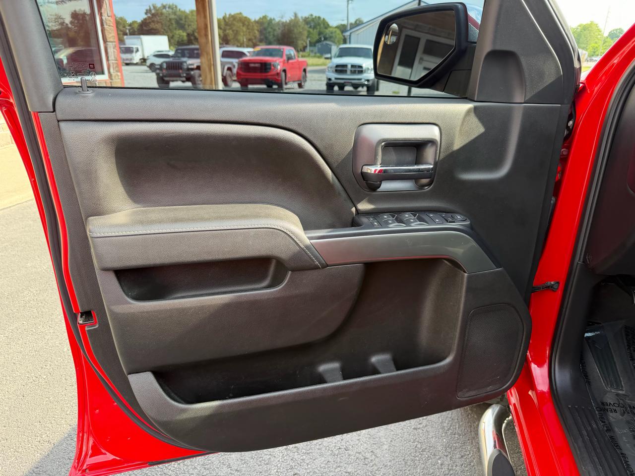 Chevrolet Silverado 1500 4WD Crew Cab 143.5" LT w/1LT 2018