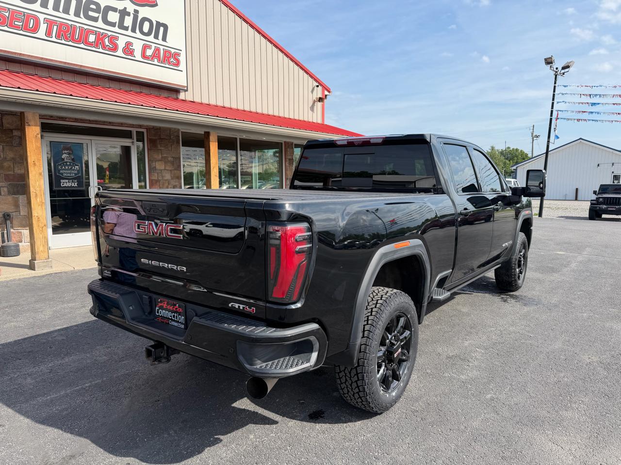 GMC Sierra 2500HD 4WD Crew Cab 159" AT4 2024