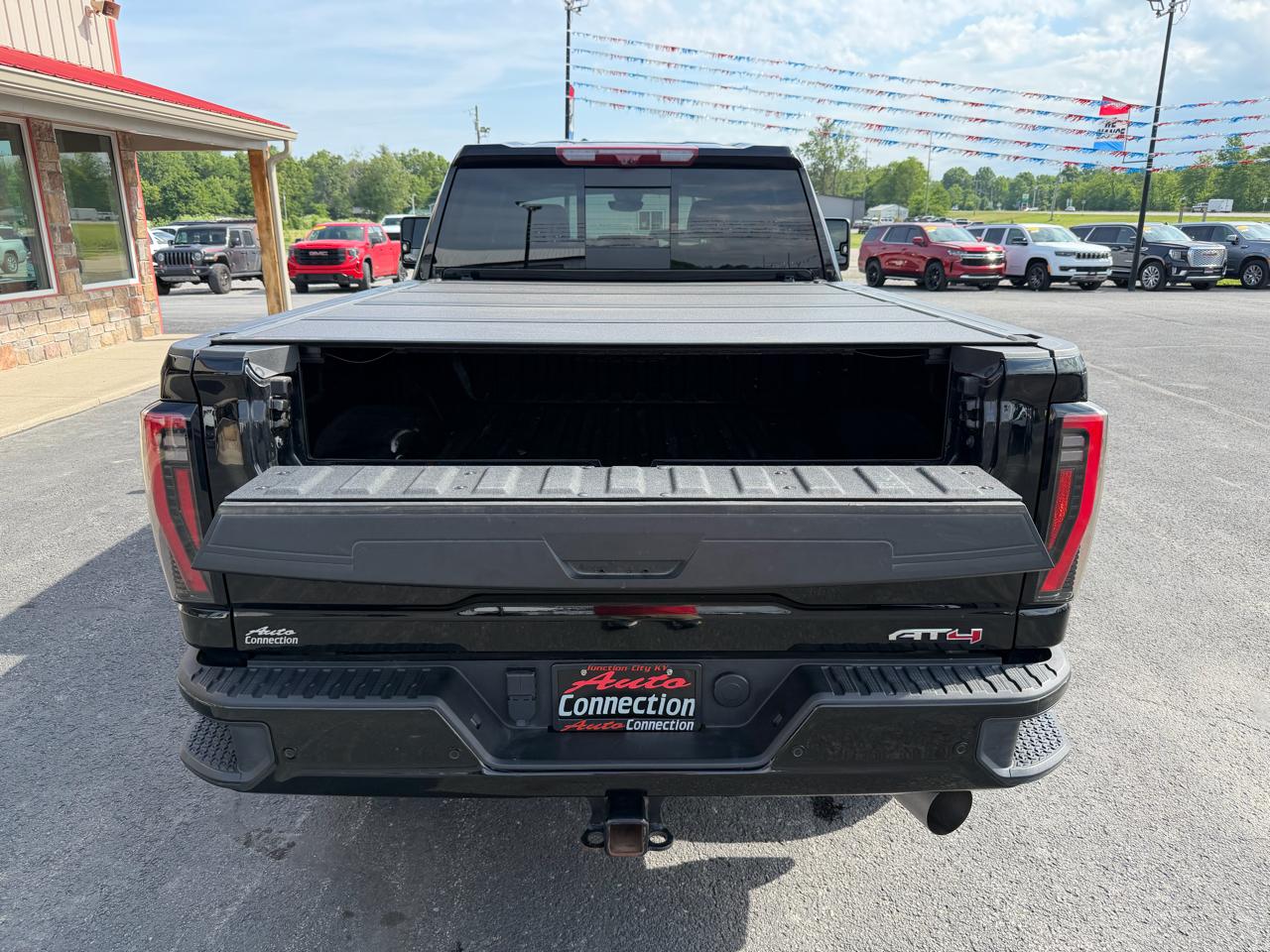 GMC Sierra 2500HD 4WD Crew Cab 159" AT4 2024