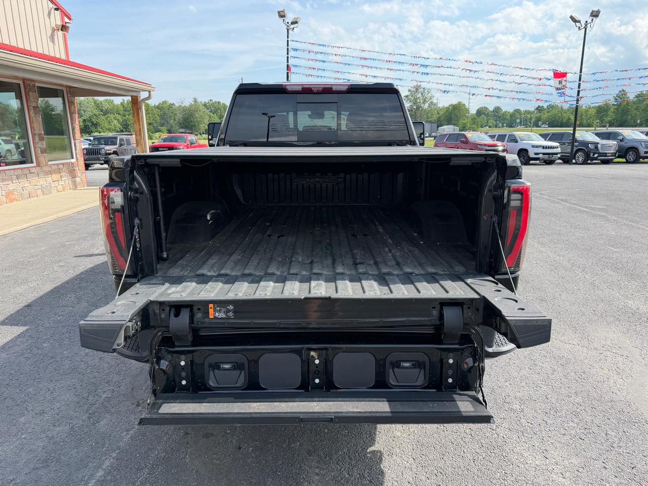 GMC Sierra 2500HD 4WD Crew Cab 159" AT4 2024