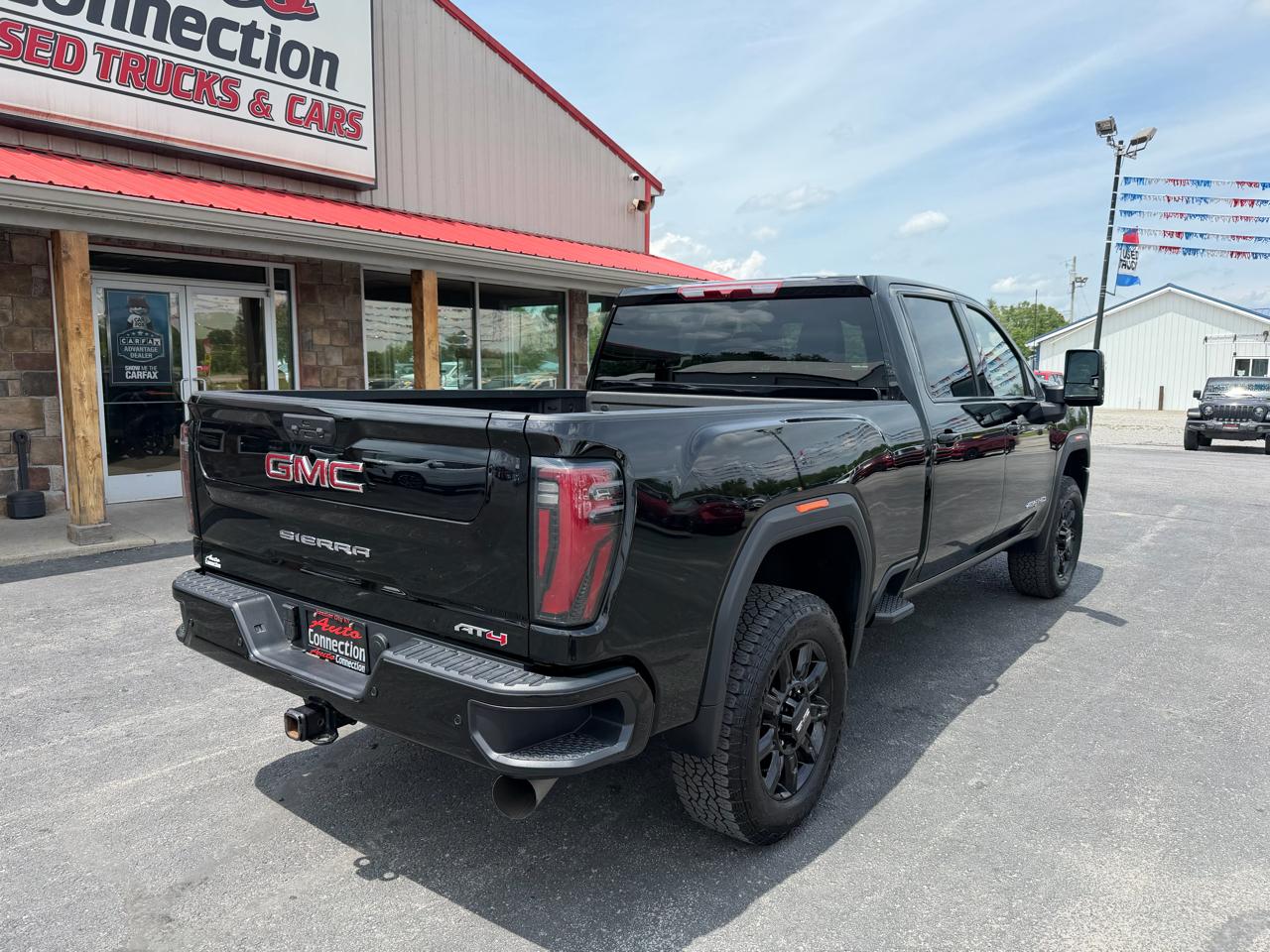 GMC Sierra 2500HD 4WD Crew Cab 159" AT4 2025