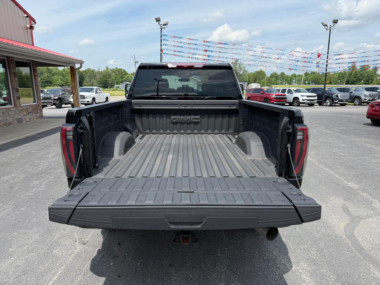 GMC Sierra 2500HD 4WD Crew Cab 159" AT4 2025