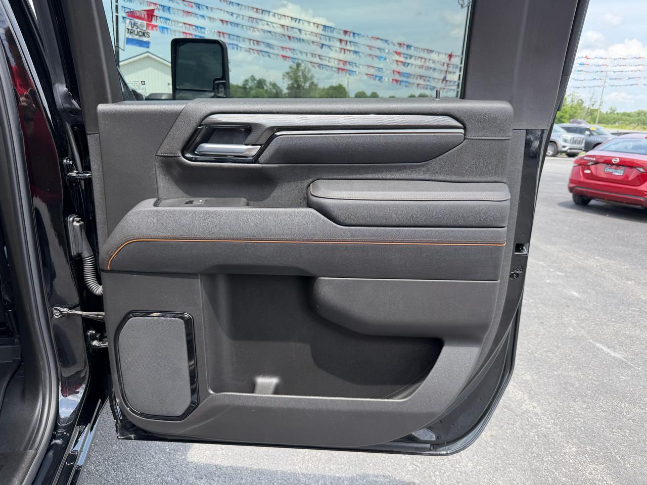 GMC Sierra 2500HD 4WD Crew Cab 159" AT4 2025