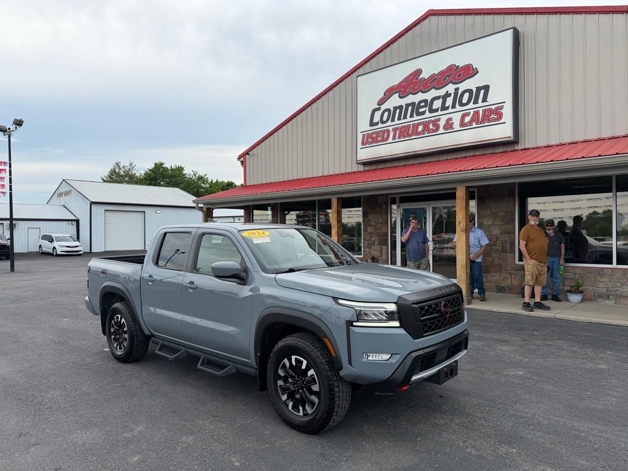 Nissan Frontier Crew Cab 4x4 PRO-4X 2024