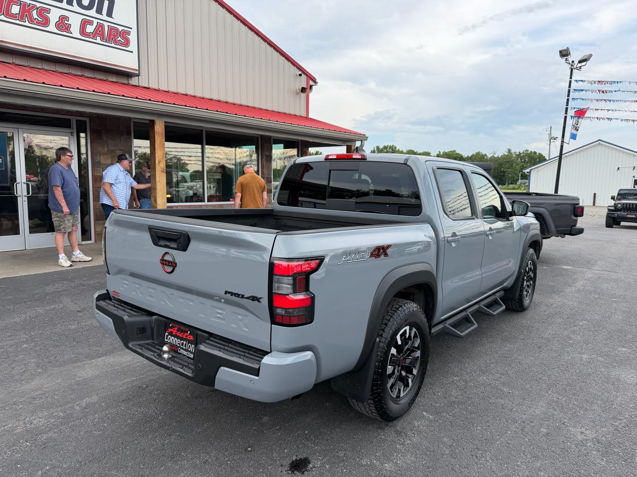 Nissan Frontier Crew Cab 4x4 PRO-4X 2024