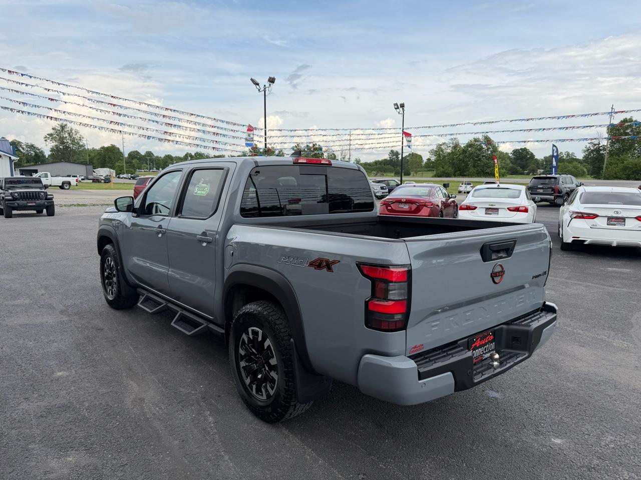 Nissan Frontier Crew Cab 4x4 PRO-4X 2024
