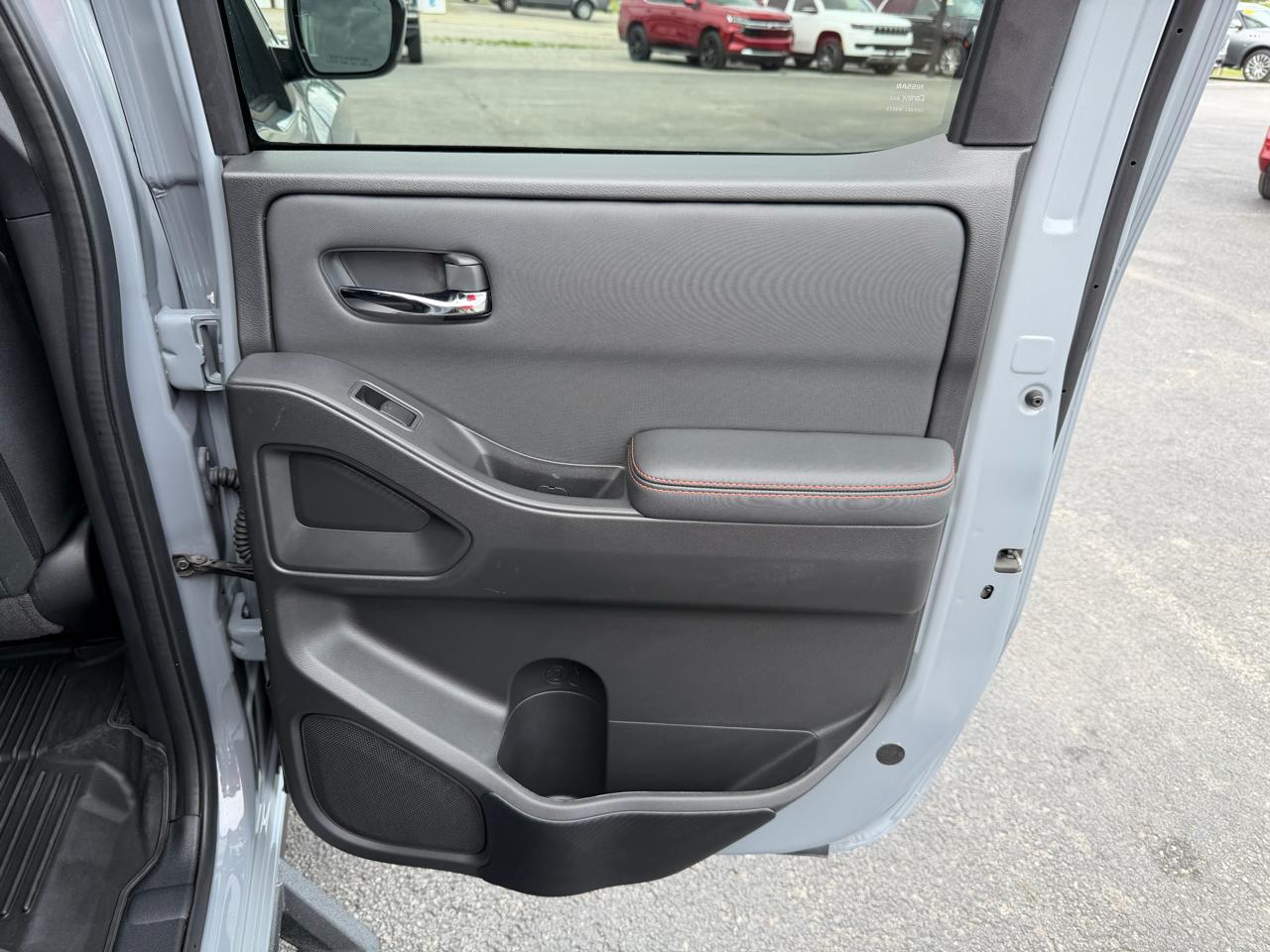 Nissan Frontier Crew Cab 4x4 PRO-4X 2024