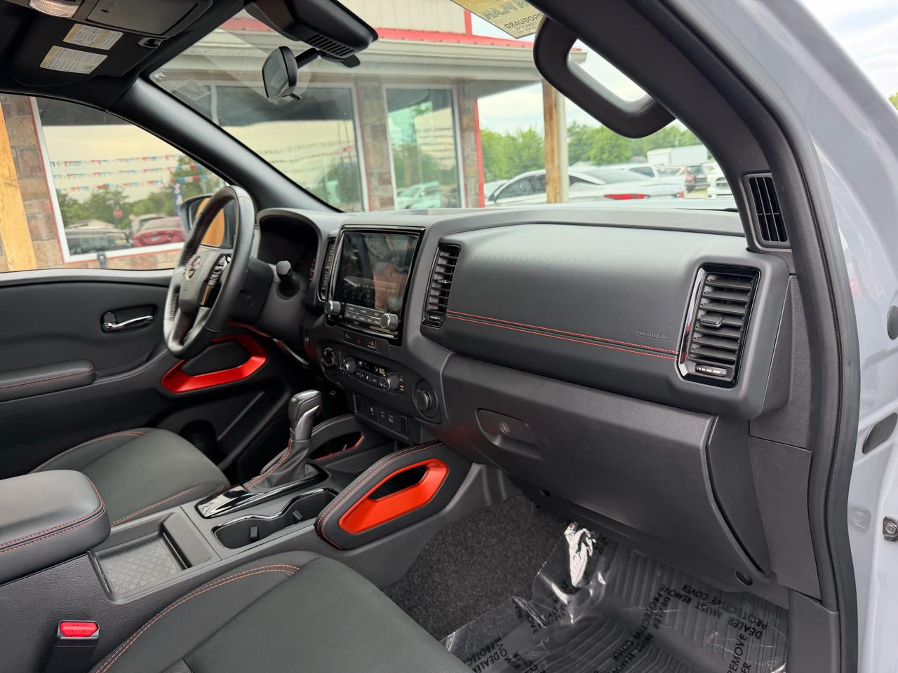 Nissan Frontier Crew Cab 4x4 PRO-4X 2024
