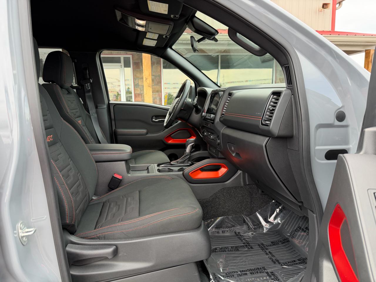 Nissan Frontier Crew Cab 4x4 PRO-4X 2024