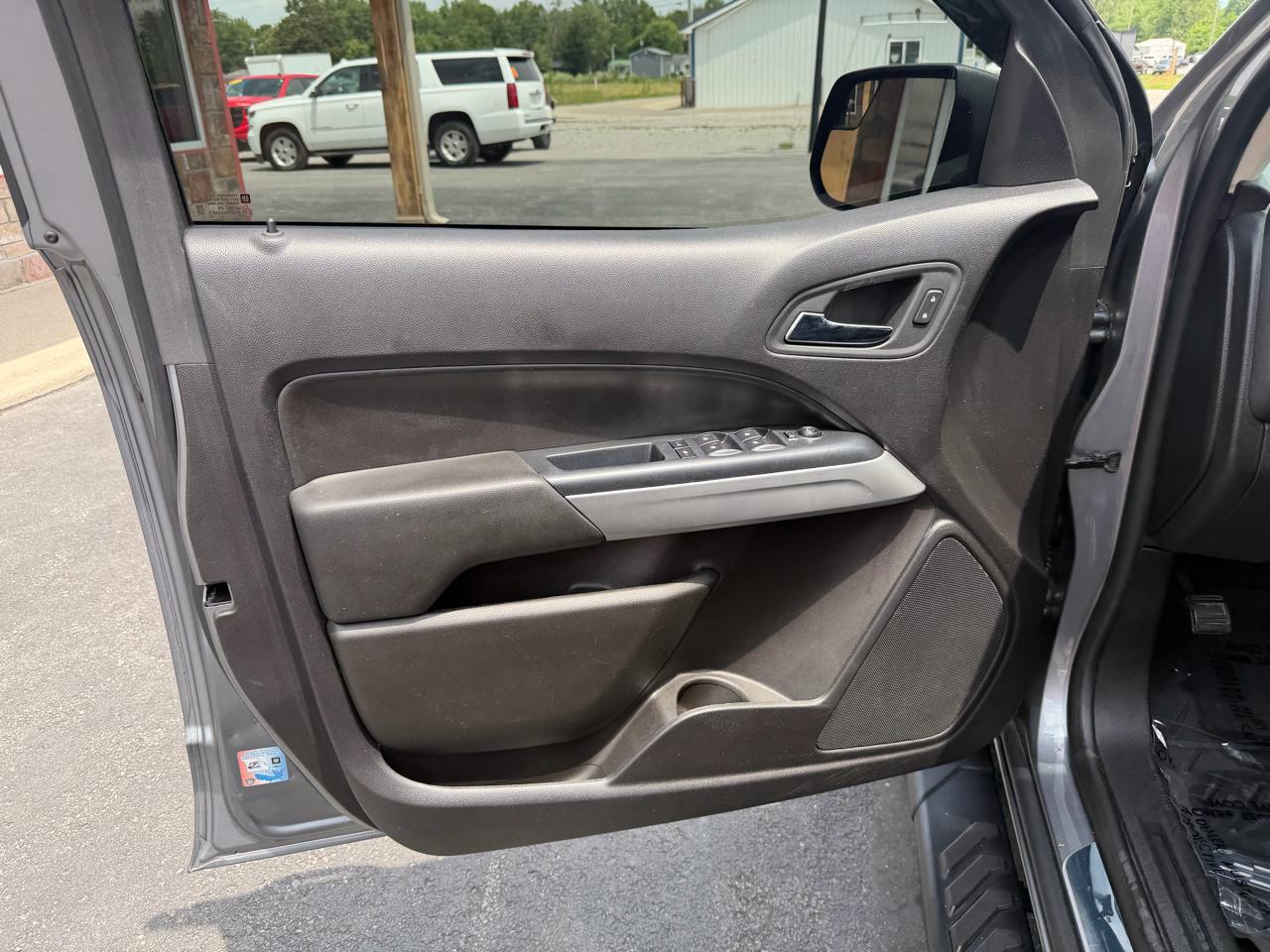 Chevrolet Colorado 4WD Crew Cab 141" LT 2021