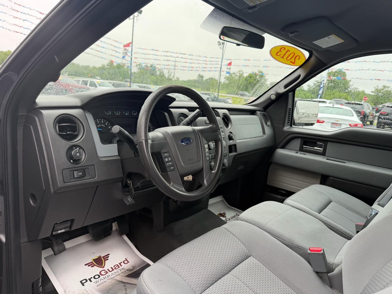 Ford F-150 2WD Reg Cab 126" XL 2013
