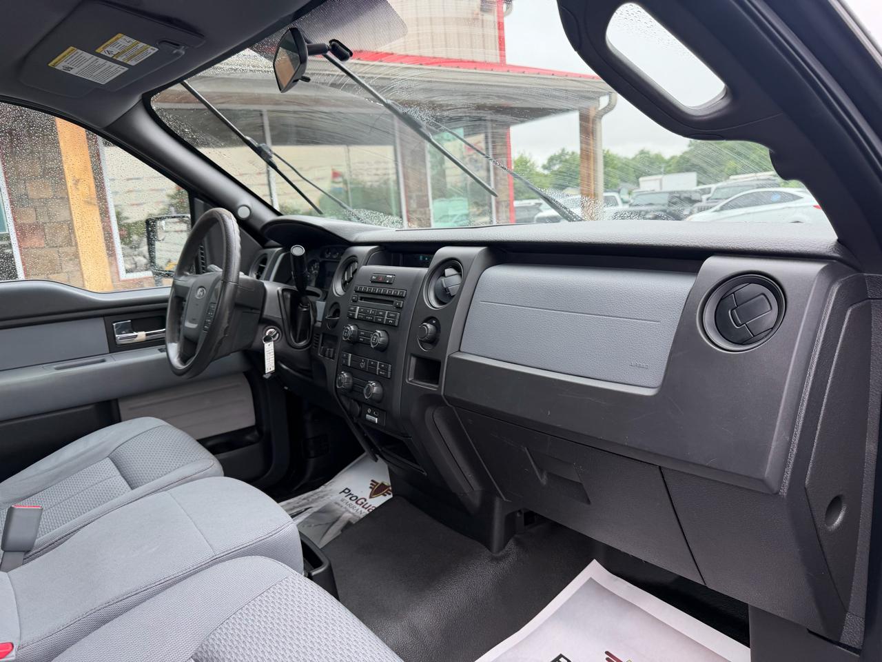 Ford F-150 2WD Reg Cab 126" XL 2013