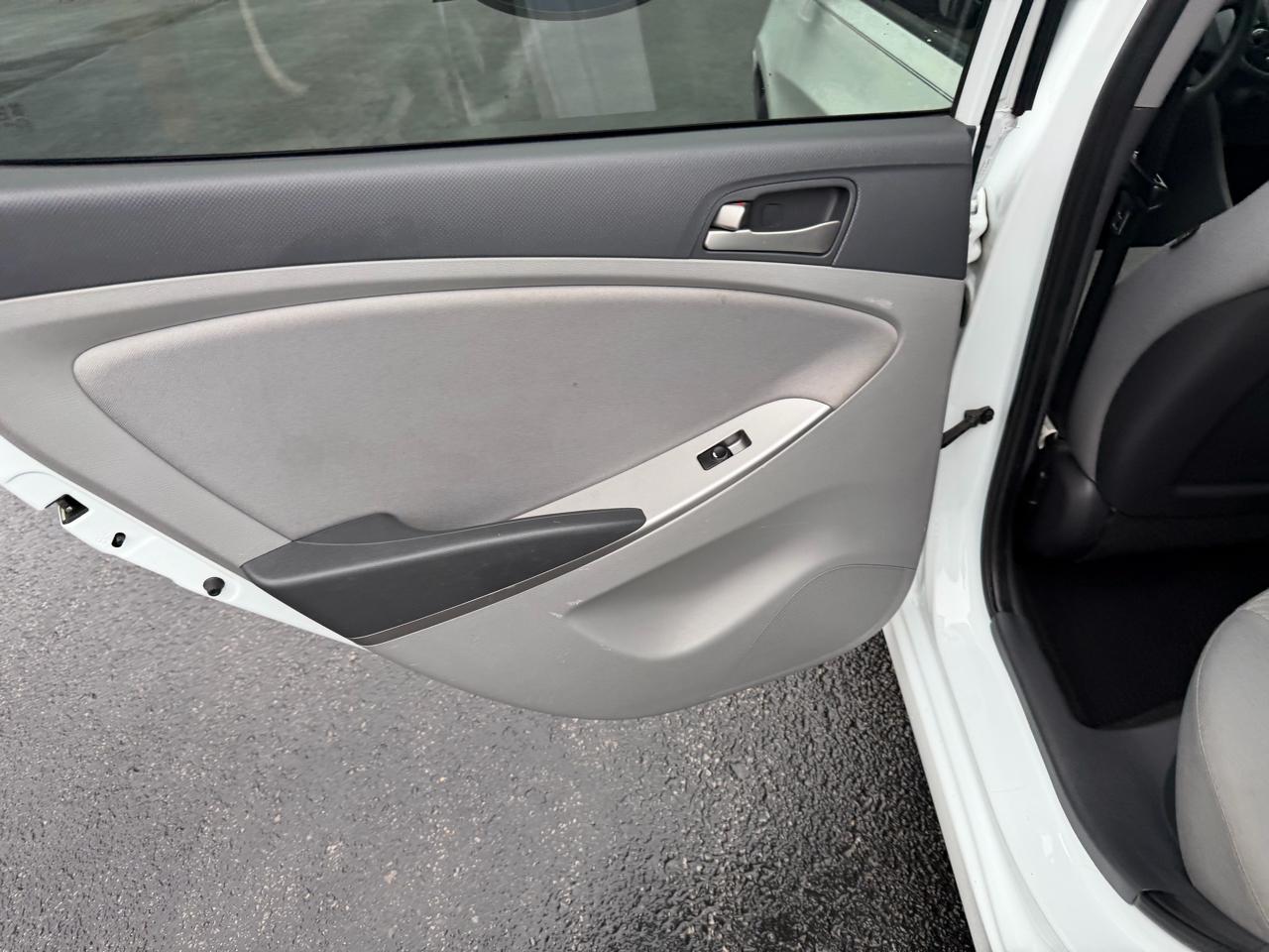 Hyundai Accent 4dr Sdn Auto SE 2016