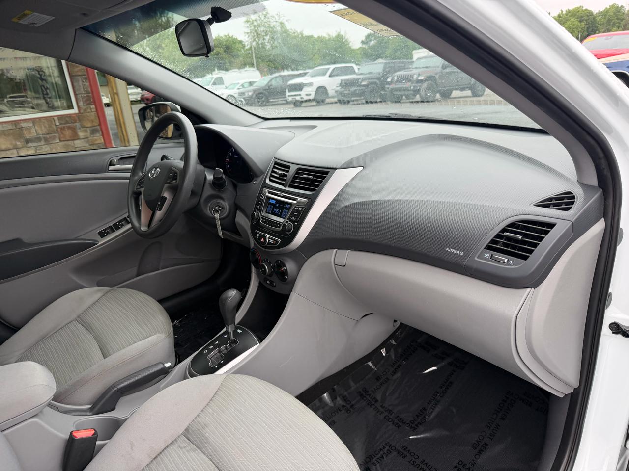 Hyundai Accent 4dr Sdn Auto SE 2016