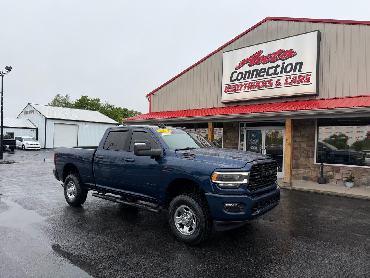 RAM 2500 Big Horn 4x4 Crew Cab 6'4" Box 2024
