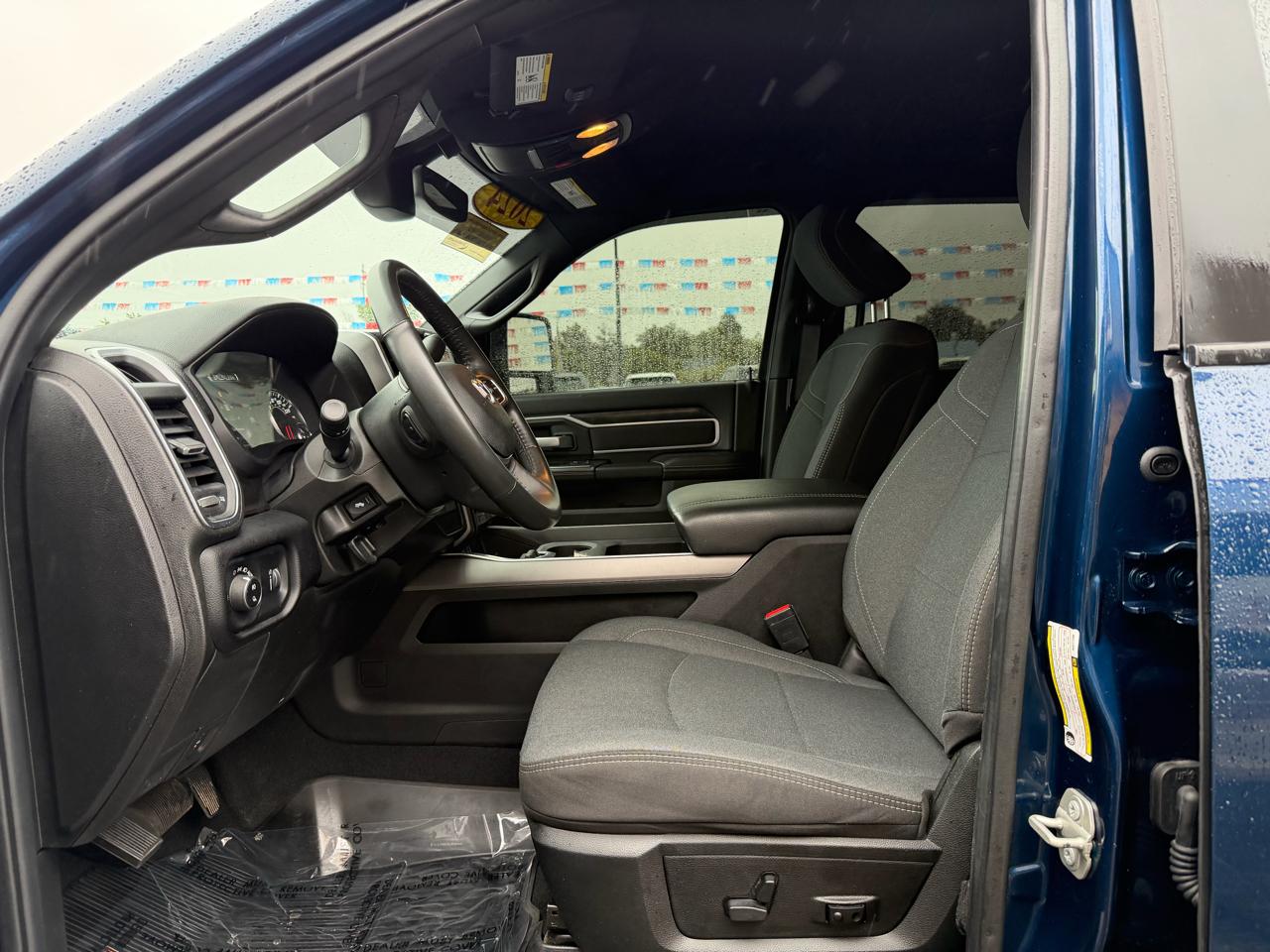RAM 2500 Big Horn 4x4 Crew Cab 6'4" Box 2024