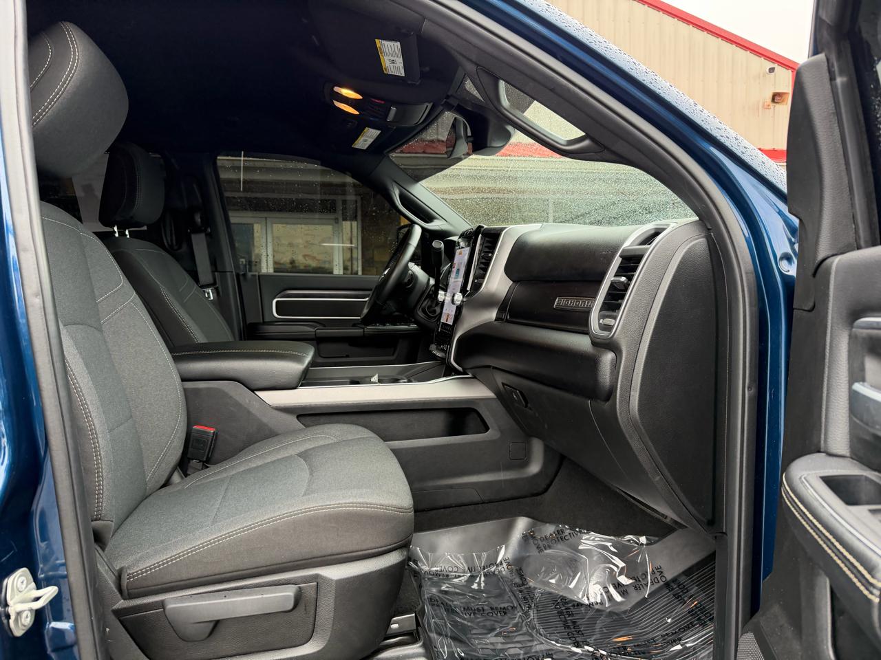 RAM 2500 Big Horn 4x4 Crew Cab 6'4" Box 2024