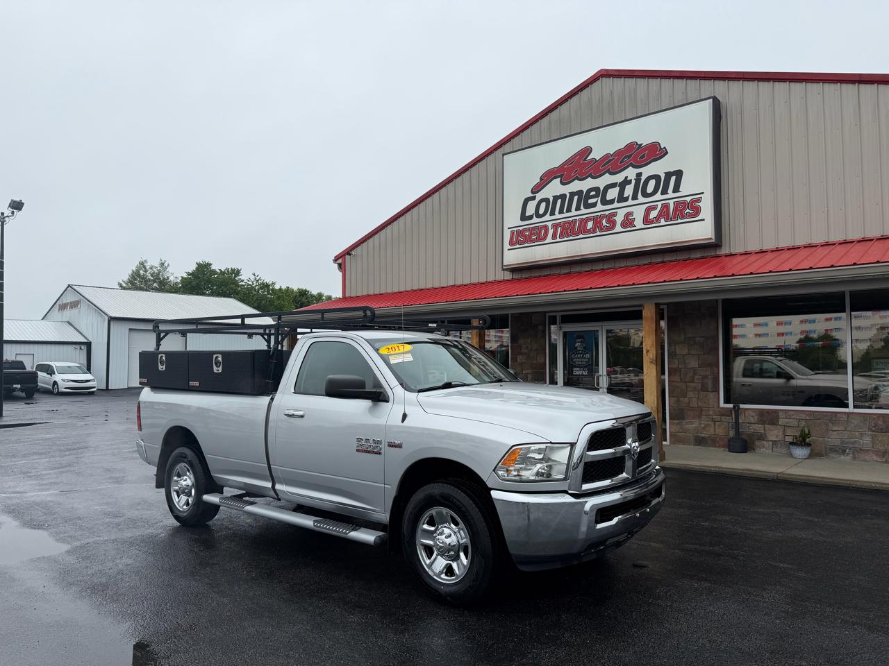 RAM 2500 SLT 4x2 Reg Cab 8' Box 2017