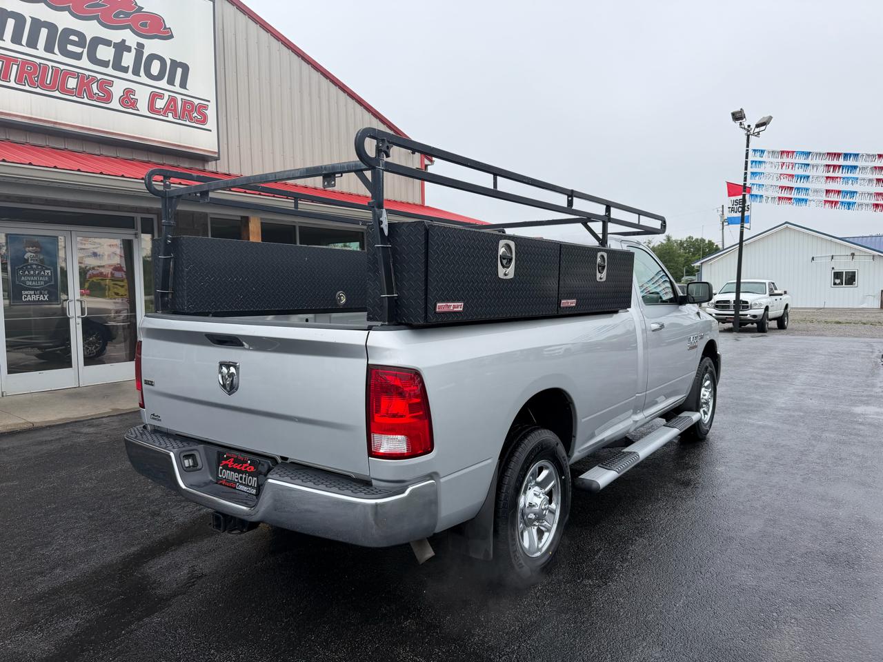 RAM 2500 SLT 4x2 Reg Cab 8' Box 2017