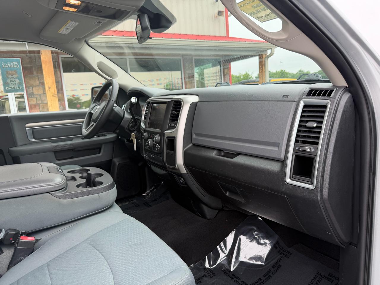 RAM 2500 SLT 4x2 Reg Cab 8' Box 2017