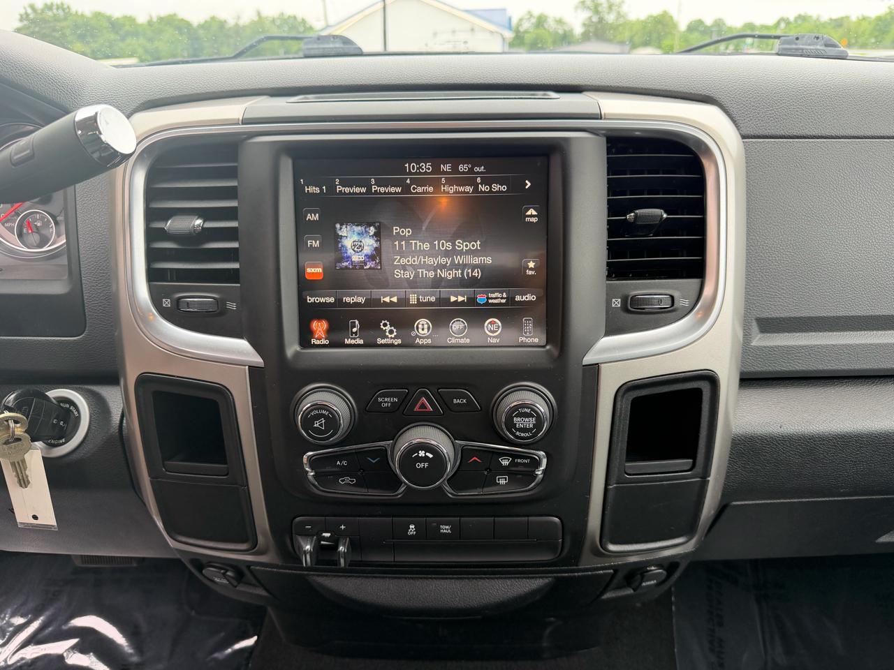 RAM 2500 SLT 4x2 Reg Cab 8' Box 2017