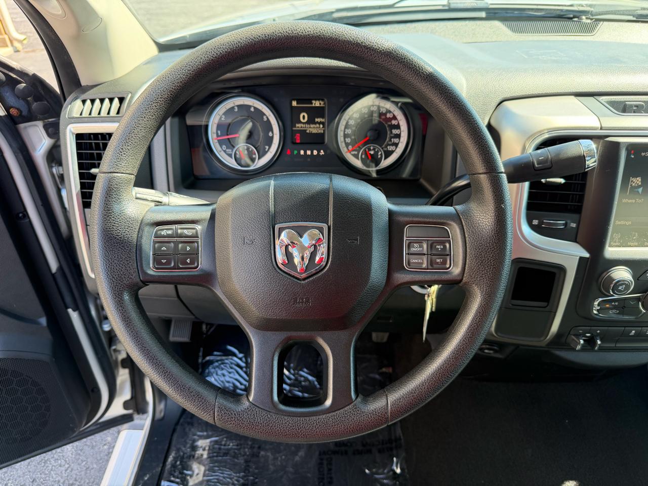 RAM 2500 SLT 4x2 Reg Cab 8' Box 2017