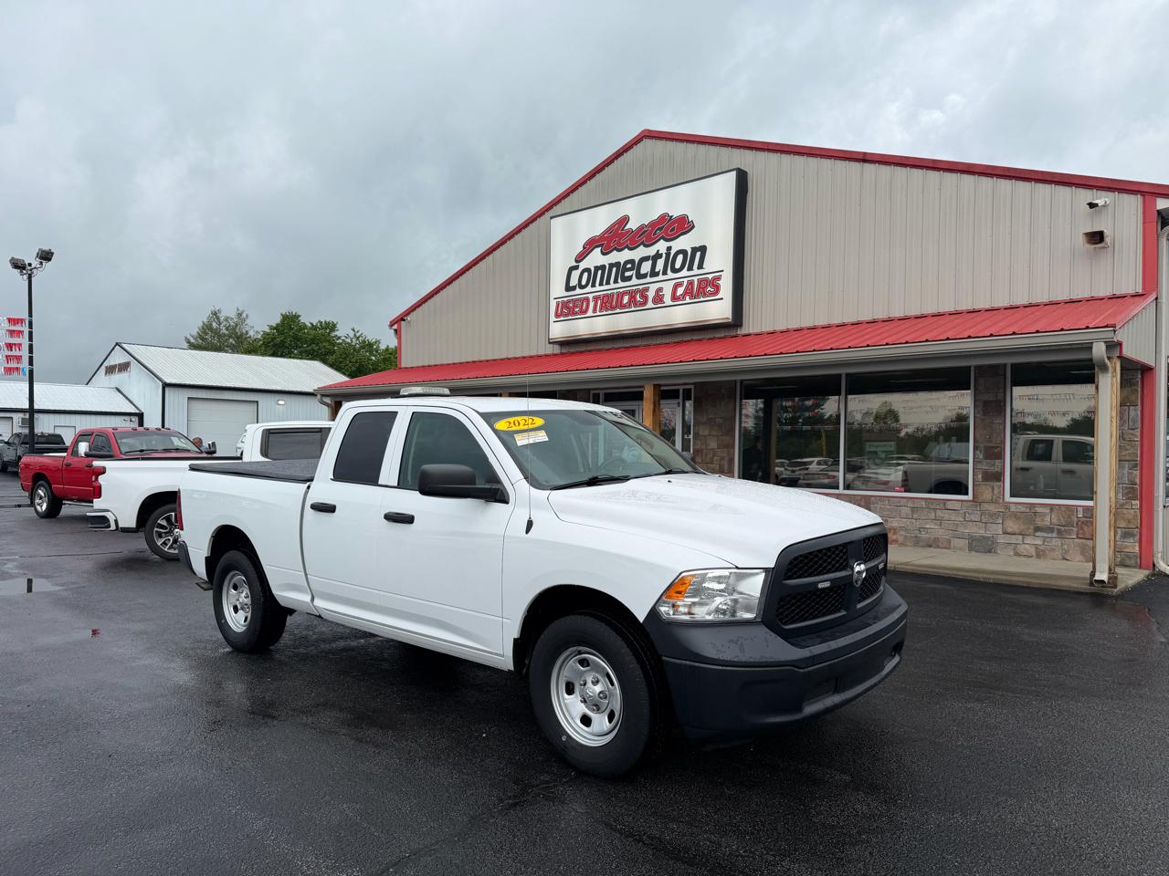 RAM 1500 Classic Tradesman 4x4 Quad Cab 6'4" Box 2022