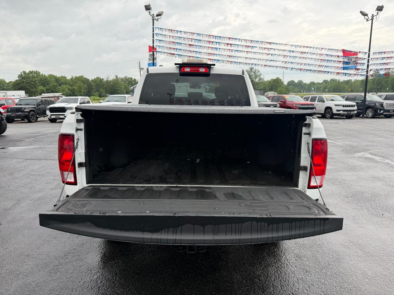 RAM 1500 Classic Tradesman 4x4 Quad Cab 6'4" Box 2022